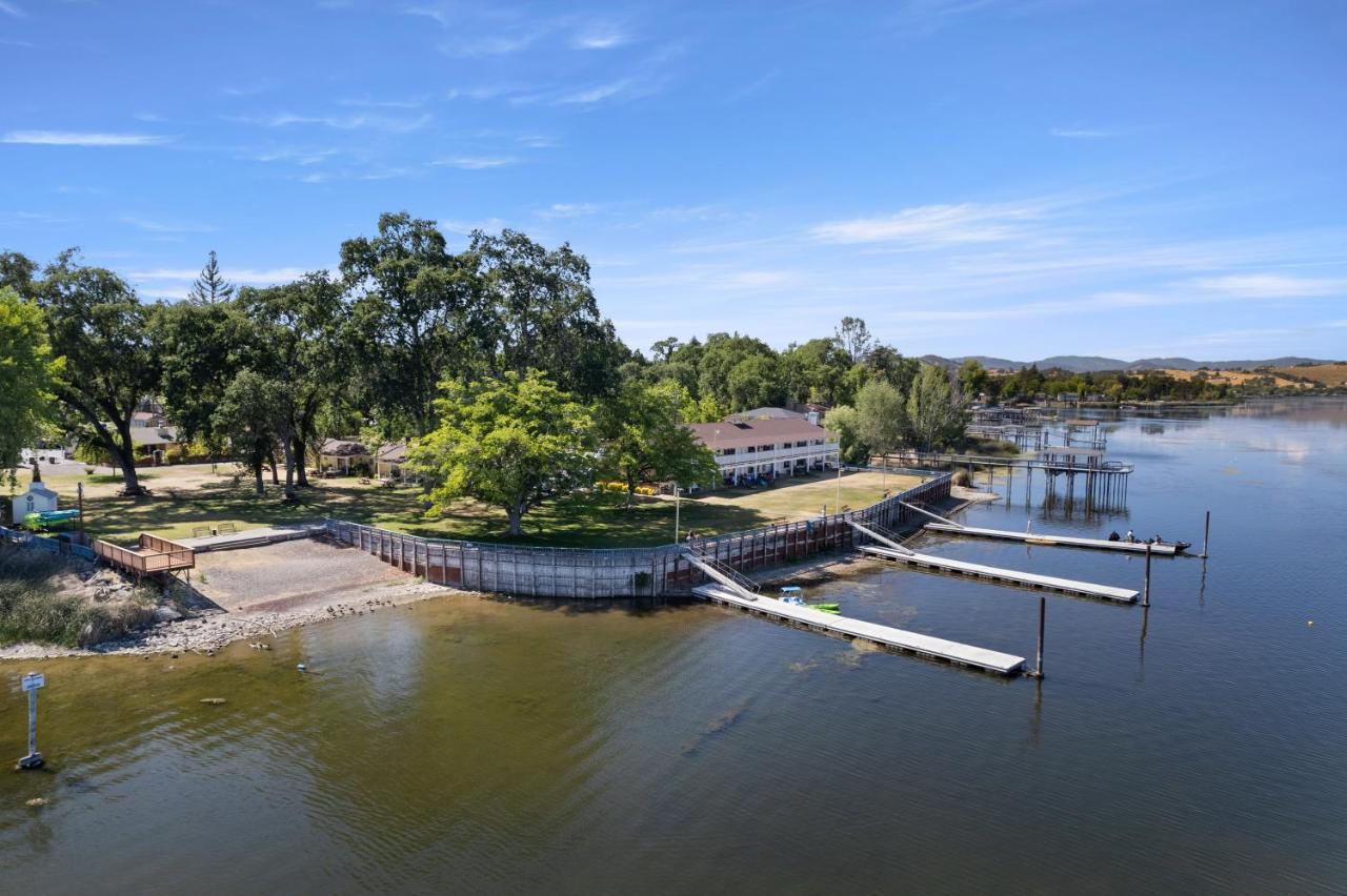 Skylark Shores Resort Lakeport Exterior photo