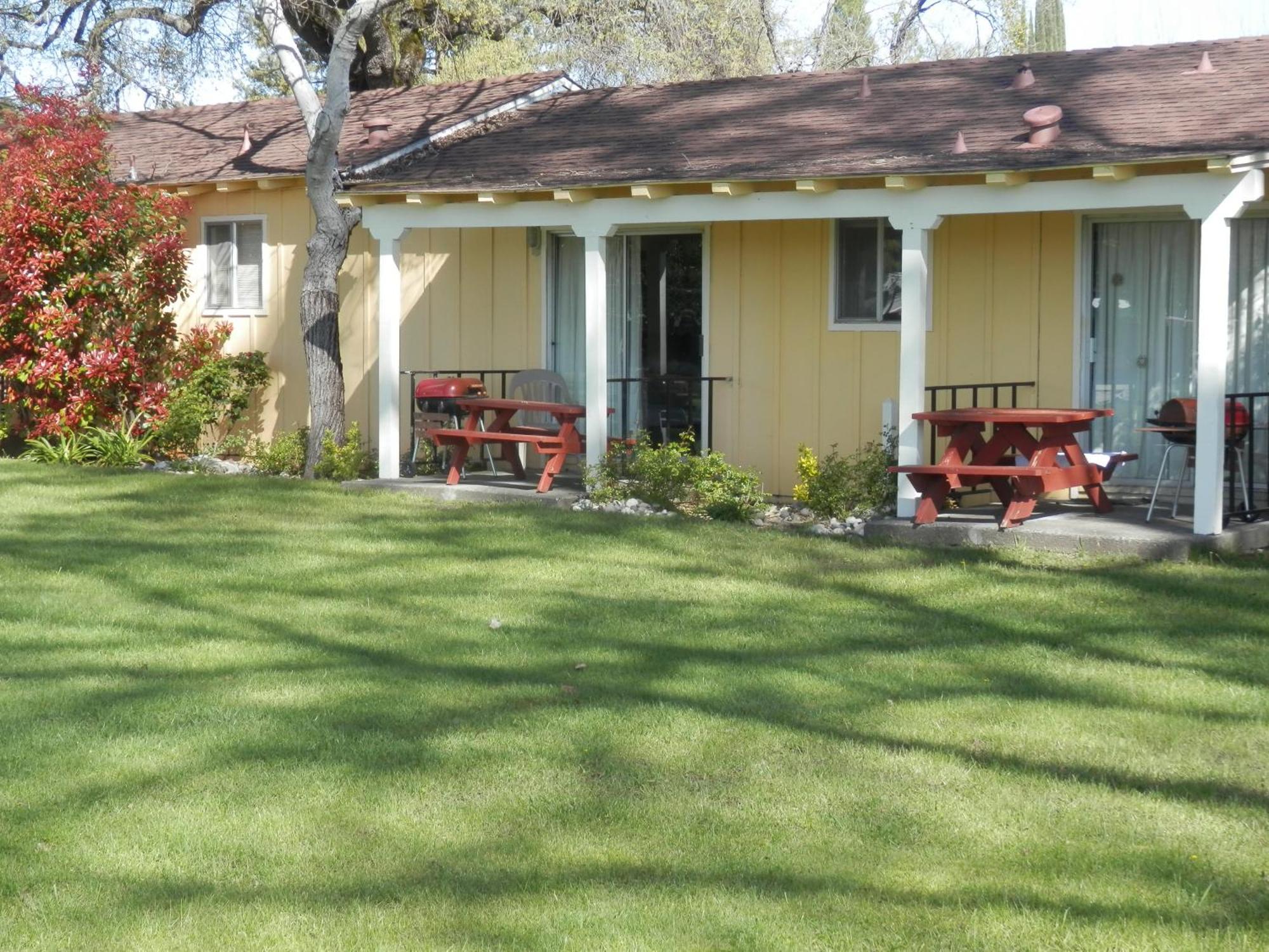 Skylark Shores Resort Lakeport Exterior photo